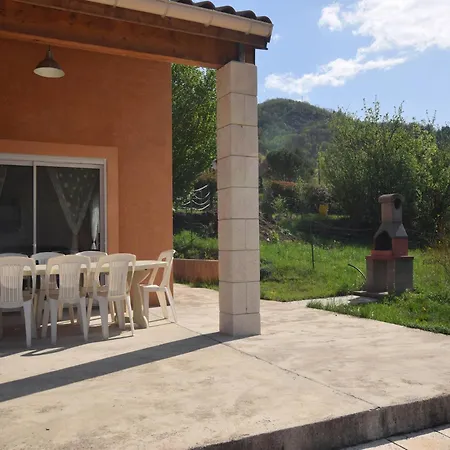 Villa Elegant Retreat In