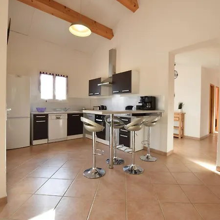Villa Elegant Retreat In Thueyts