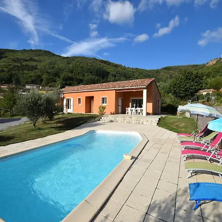 Villa Elegant Retreat In